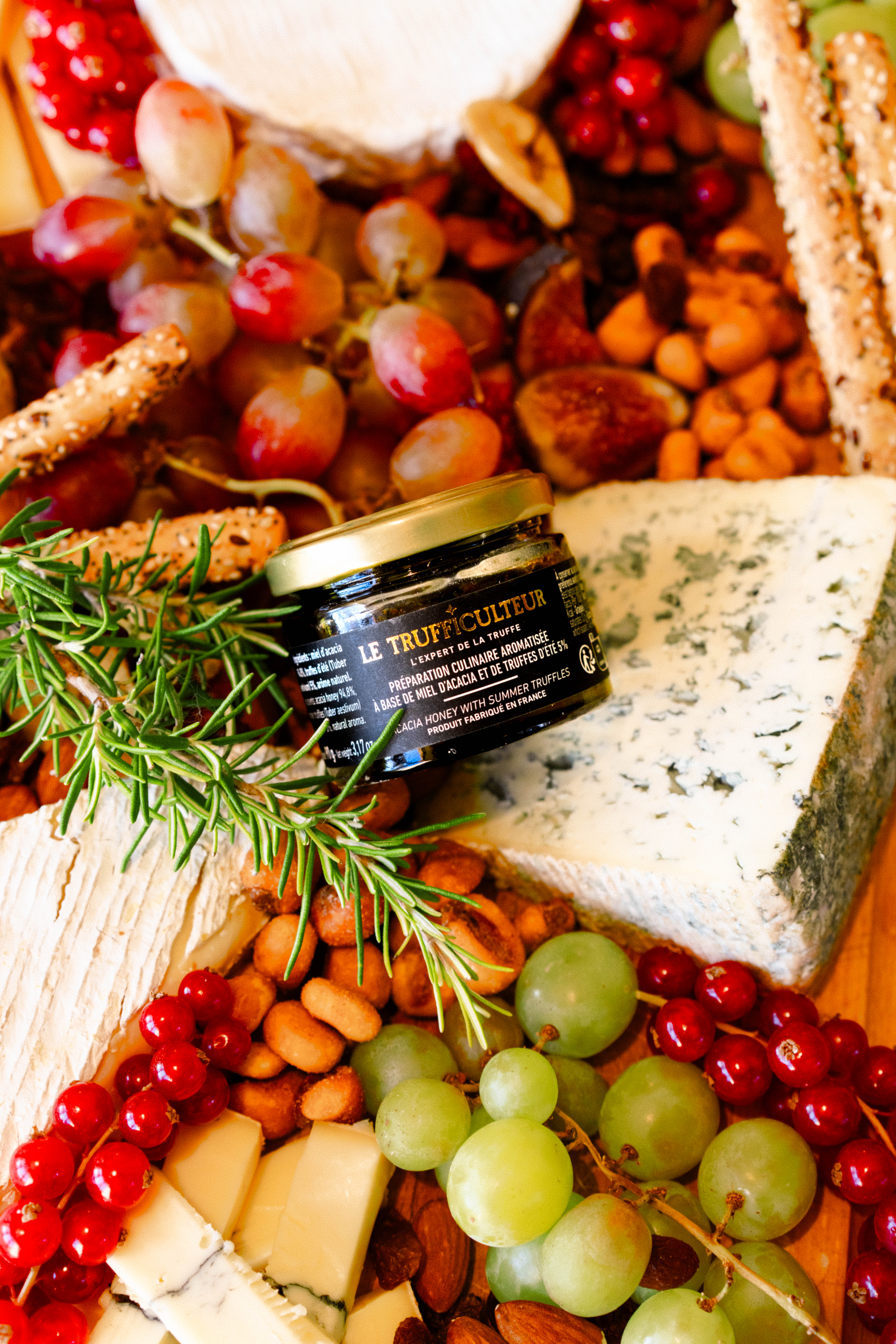 préparation culinaire à base de miel d'acacias et de truffe d'été